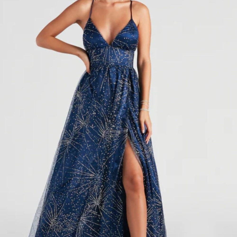 Windsor v cut dress